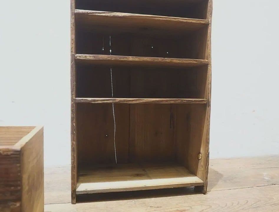 1319 小ぶりな杉の収納棚　飾り棚　抽斗　ケース　古家具　レトロ　ビンテージ