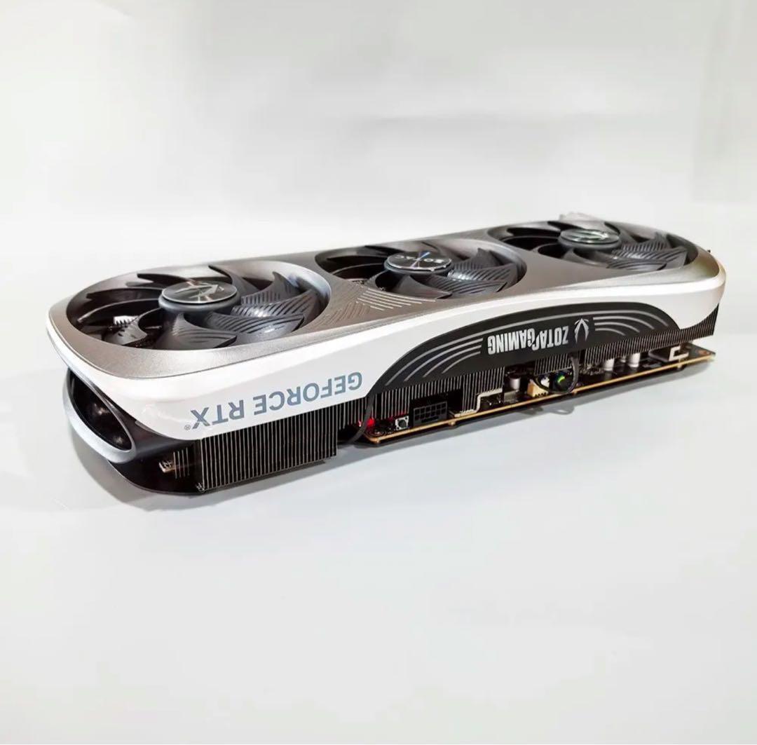e*5様 RTX 4090 Phantom 　グラフィックスカード