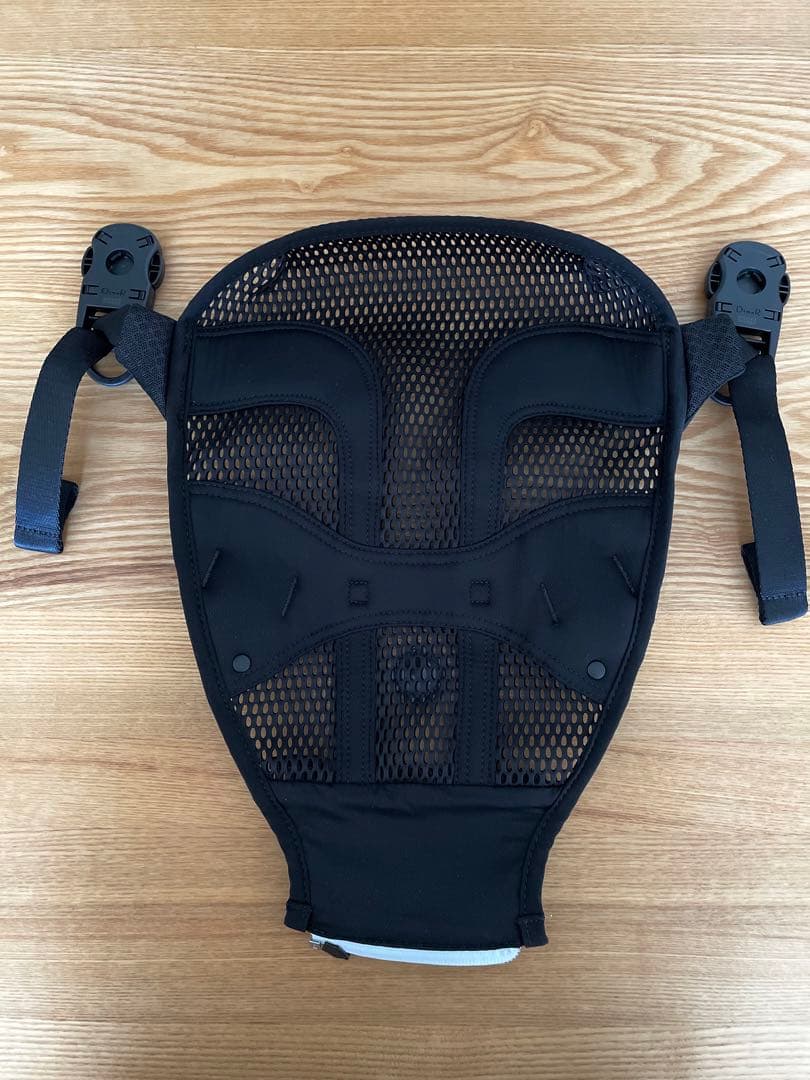 【美品】AIRBUGGY エアバギー 抱っこ紐 ベビーキャリア ブラック