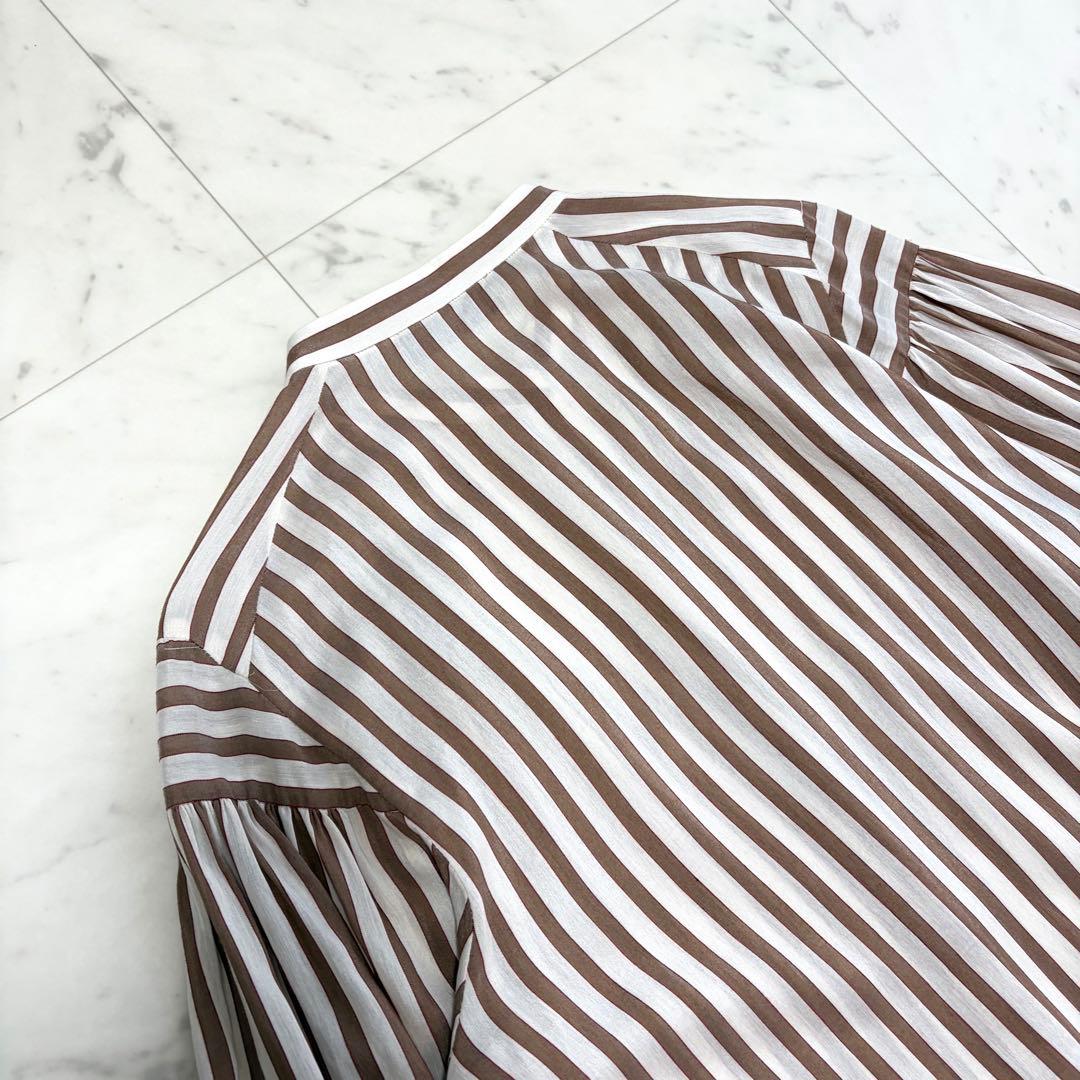 美品 トゥモローランドコレクション シルク混ストライプ スタンドカラーブラウス