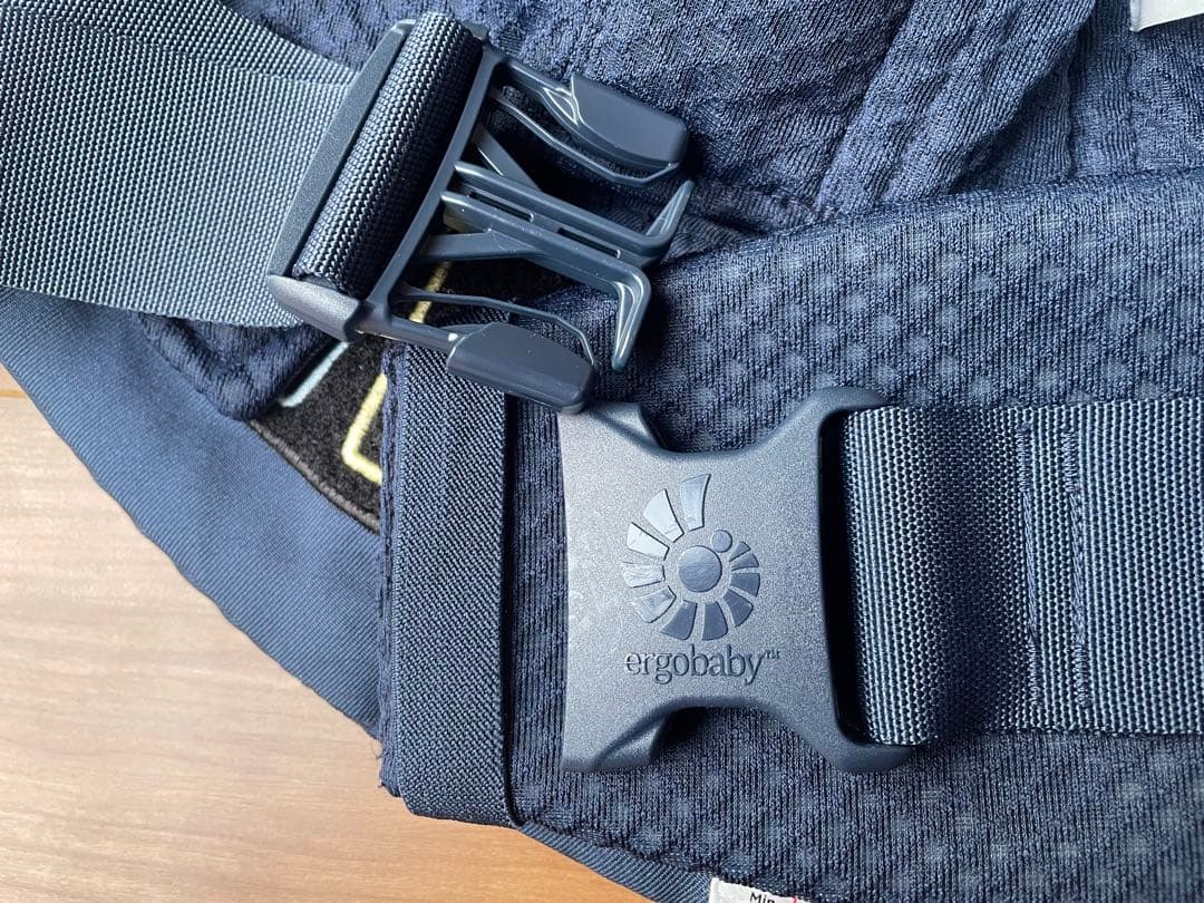 抱っこ紐　エルゴベビー　オムニ　ブリーズ　ネイビー　OMNI Breeze