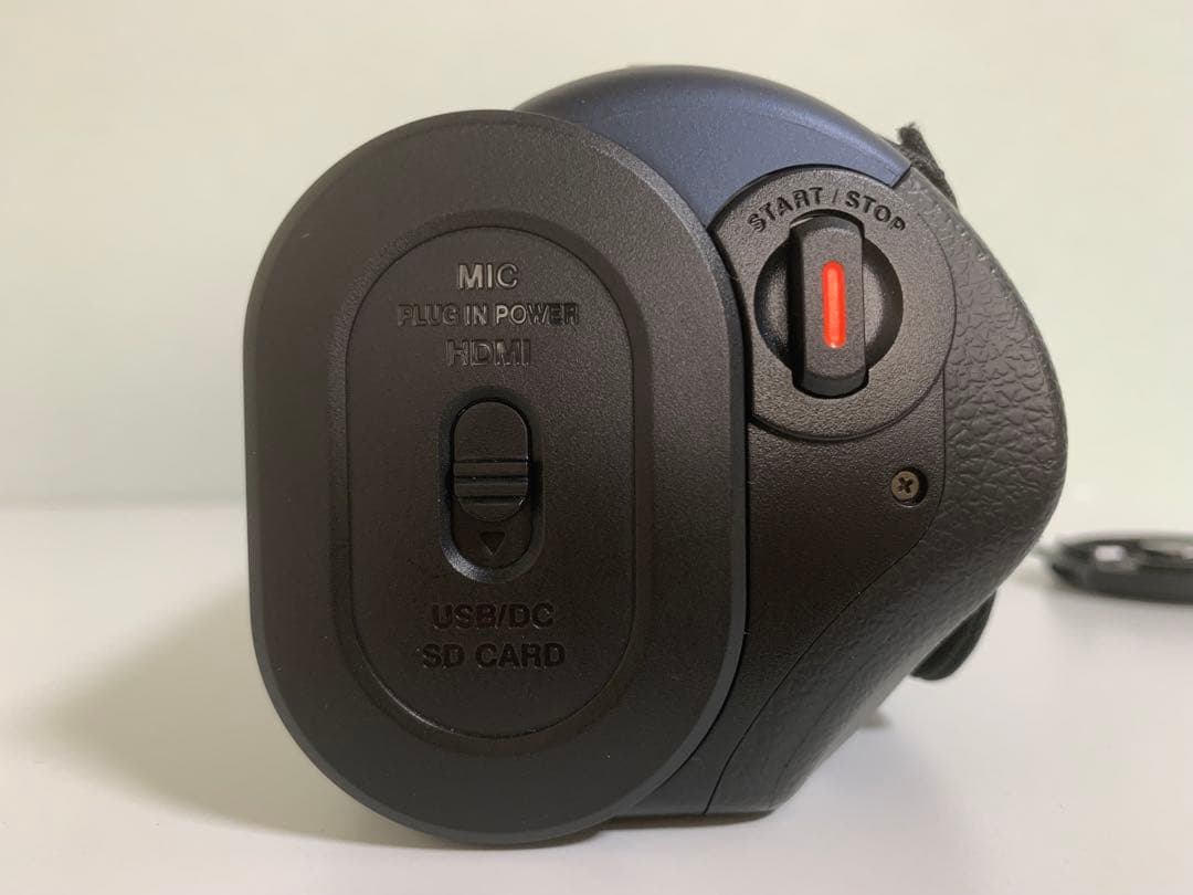 ほぼ未使用品 JVC 4K 防水 ビデオカメラ GZ-RY980