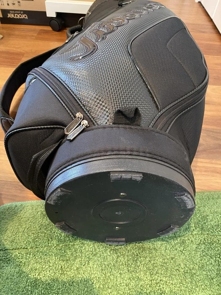 【レア希少】タイトリスト オールブラック 軽量　ゴルフバッグ キャディバッグ　黒