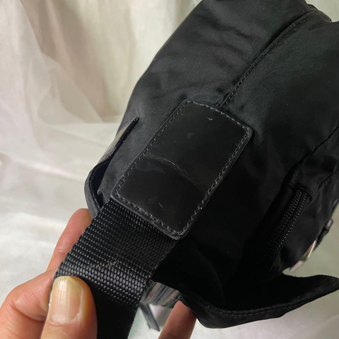 PRADAプラダ 三角ロゴ　ショルダーバッグ　カード付き