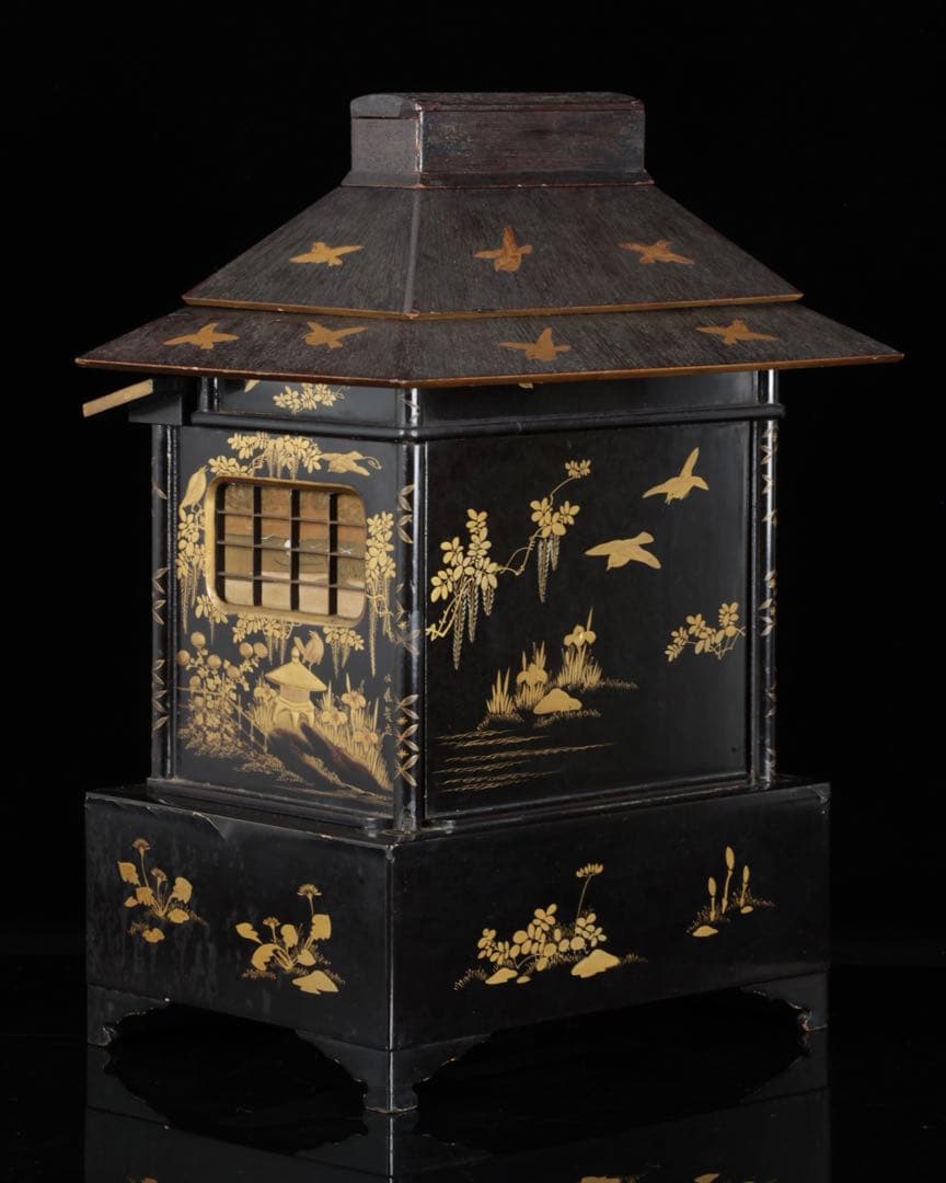 【佐藤製造】家型 御殿型 蒔絵 金蒔絵 漆塗 香箱 御香棚 香道具 茶弁当 骨董