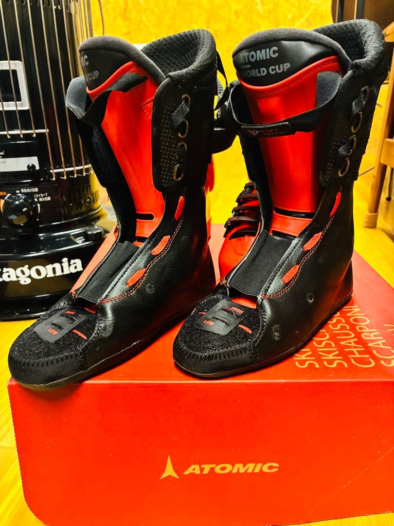 2022/23 ATOMIC 90 スキーブーツ　23.5