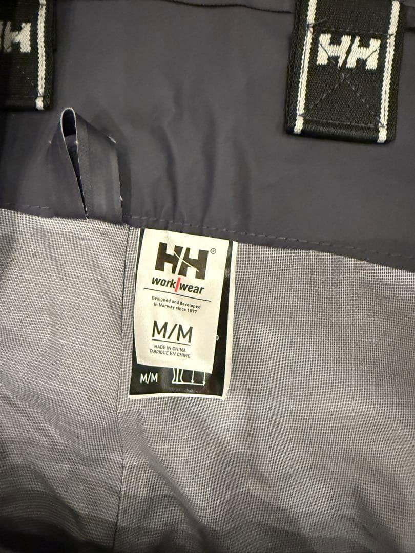 新品未使　ヘリーハンセン　ビブパンツ　Helly Hansen 並行輸入品
