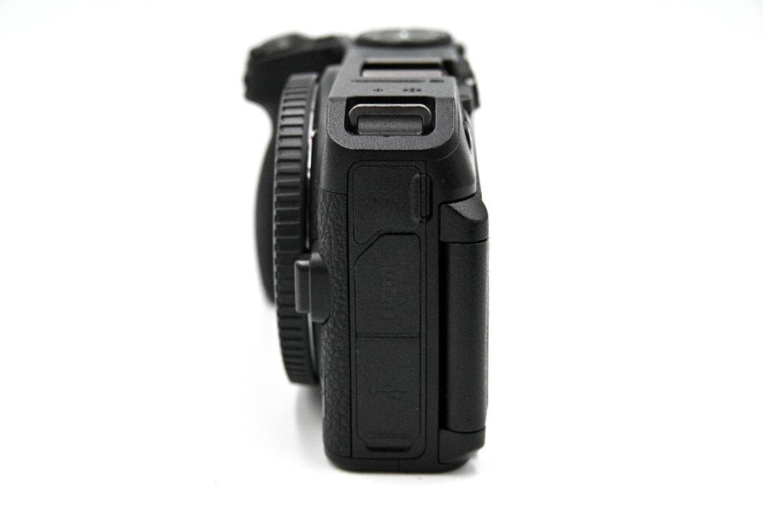 Nikon Z30 ボディ ショット数7400回