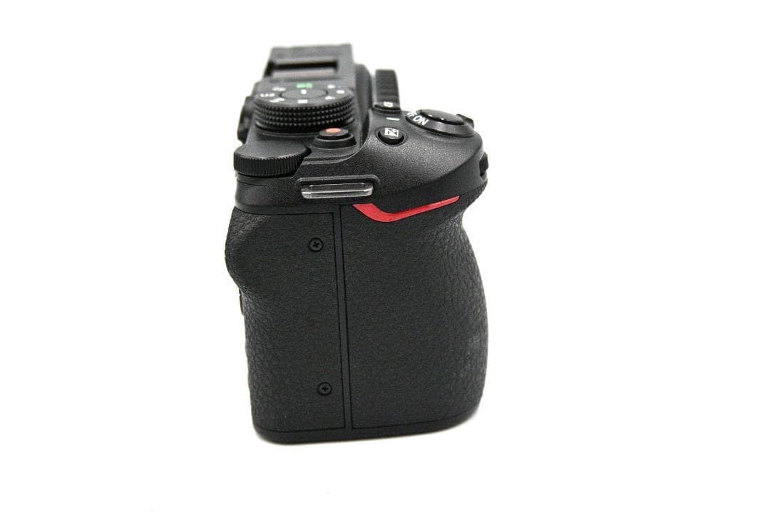 Nikon Z30 ボディ ショット数7400回