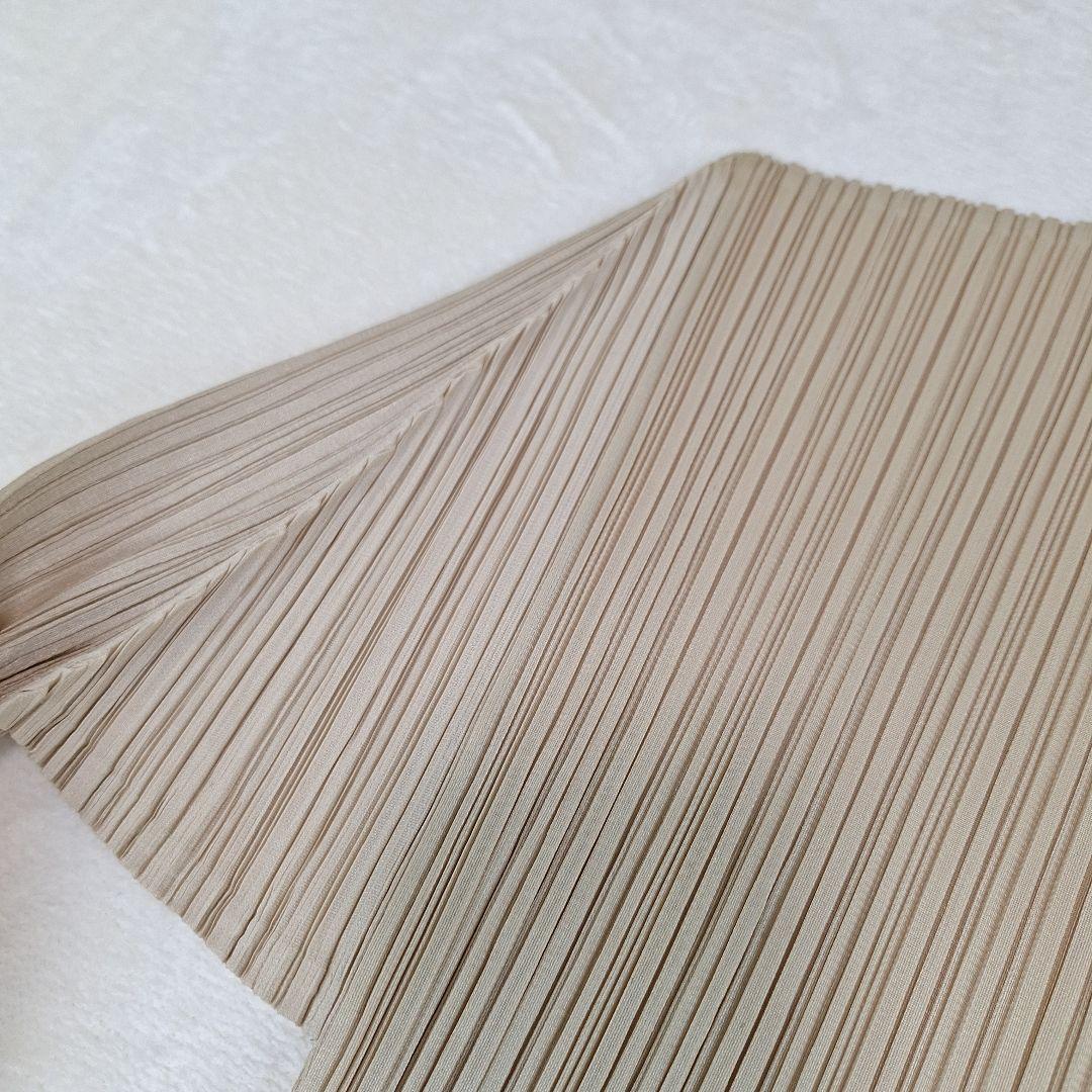 プリーツプリーズ　ハイネックカットソー　ブラウス　長袖　ベージュ　サイズ3