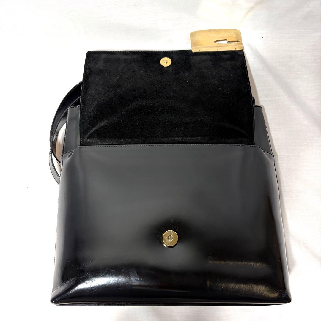 GUCCI グッチ　ショルダーバッグ　レザー　ブラック　高級　Gロゴ　金