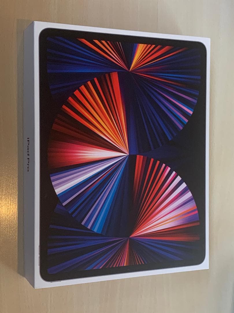 美品 iPad Pro 12.9 第５世代 M1 SIMフリー ZUGUケース付