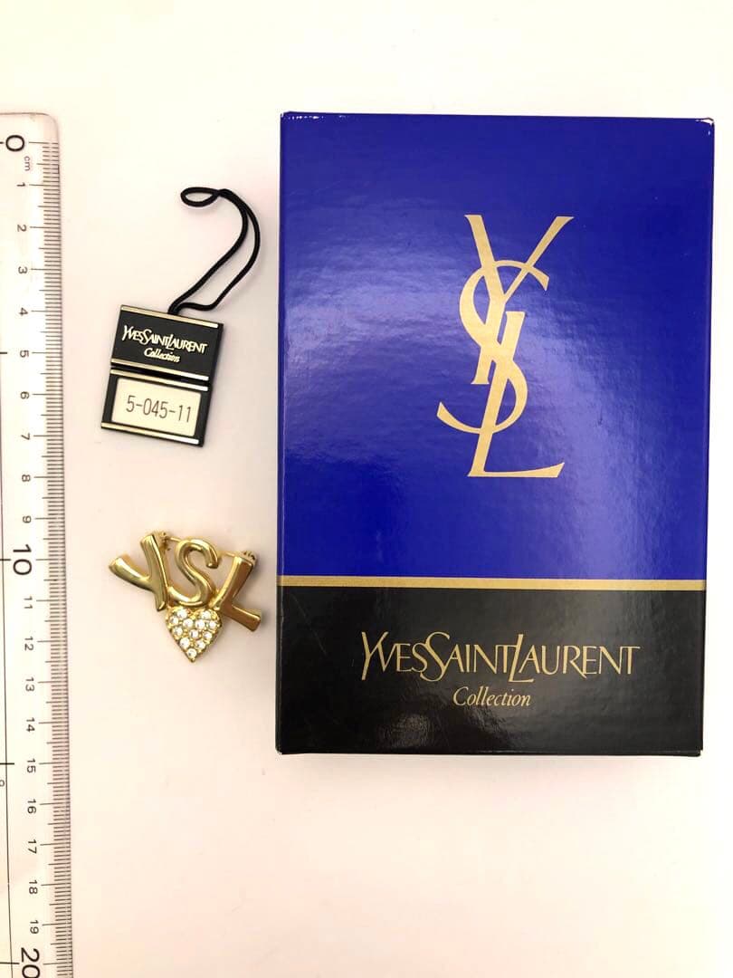 Yves Saint Laurent ロゴ&ハートブローチ