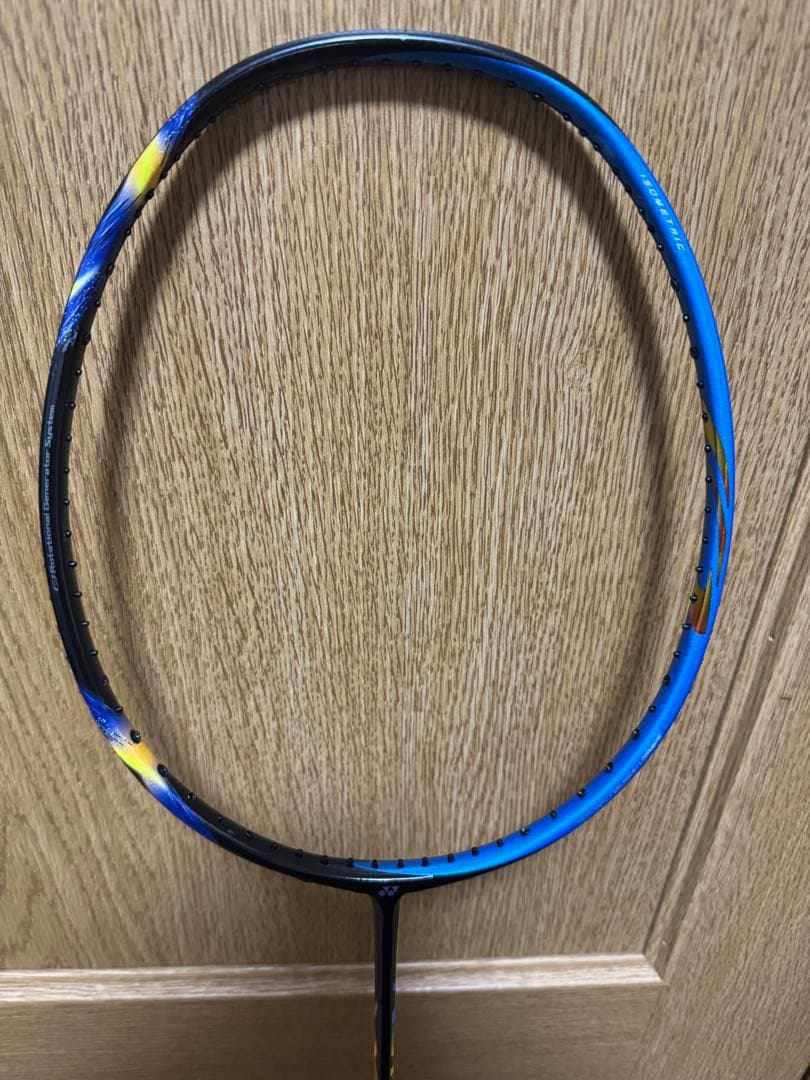 【廃盤】アストロクス77 3UG5 バドミントン　ラケット