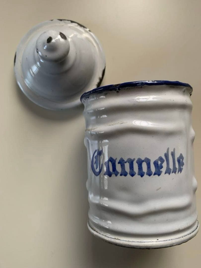 フランスアンティーク　小さなぽってり可愛いホーローのキャニスター2個セット！