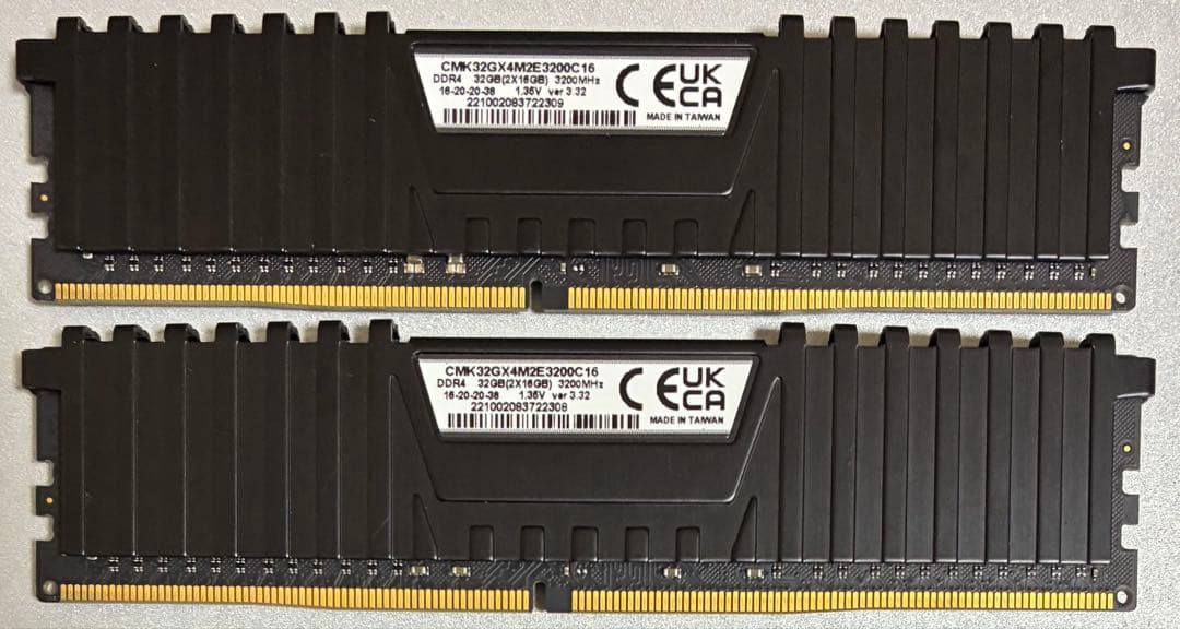 【中古】DDR4-3200 32GB(16GB×2枚) CORSAIR