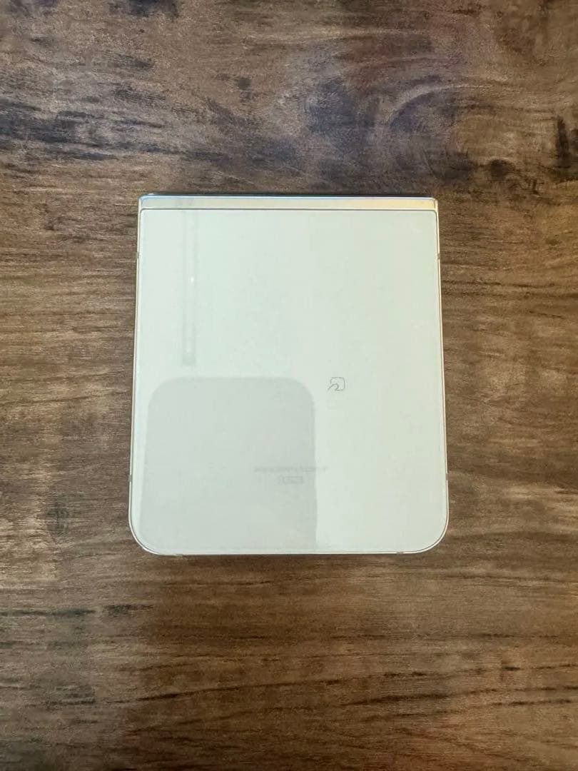 Samsung Galaxy Z Flip5 クリーム 国内版