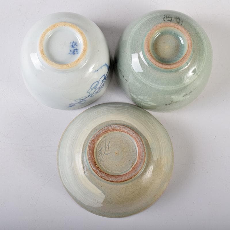 韓国人間文化財柳海剛（柳根瀅）作　象嵌鶴雲文など　盃　3点　共箱　D　R8482