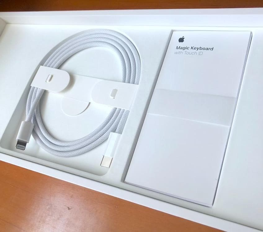 使用僅少｜Touch ID｜Magic Keyboard｜US｜アップル｜純正