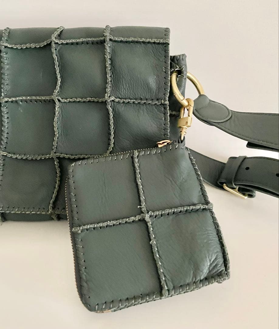 ジャマンピアッシュ ポーチ付きレザーショルダーバッグ