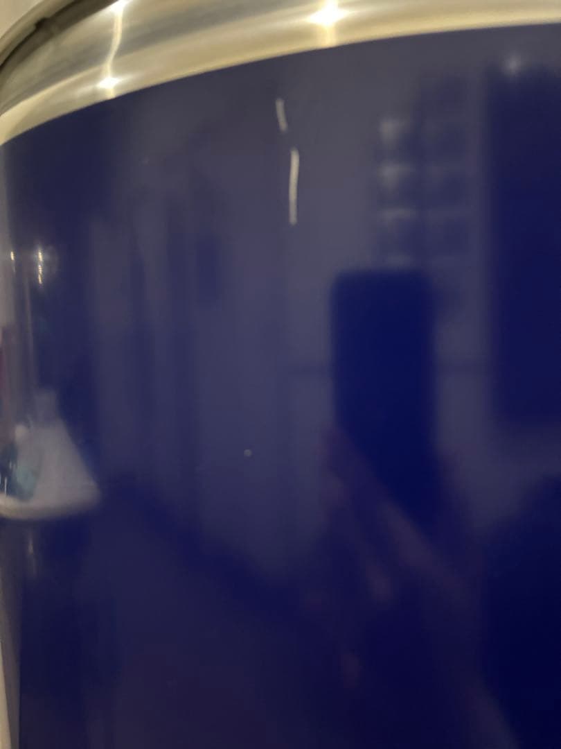 Red Bull 冷蔵庫 缶型デザイン