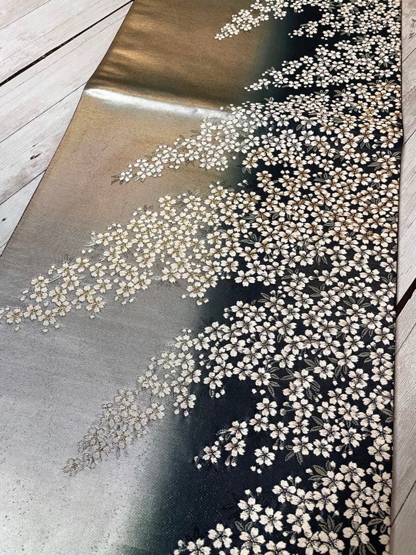逸品＊正絹 六通柄袋帯 桜舞文様 金銀糸 バイカラー 引箔 美品
