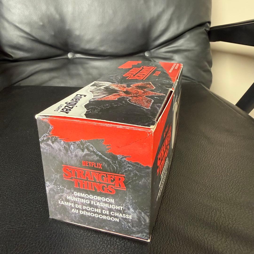 ストレンジャーシングス 懐中電灯