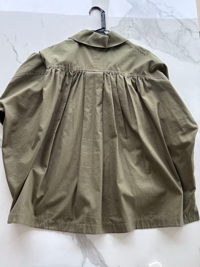 MARNI オリーブグリーン ボタンアップシャツ