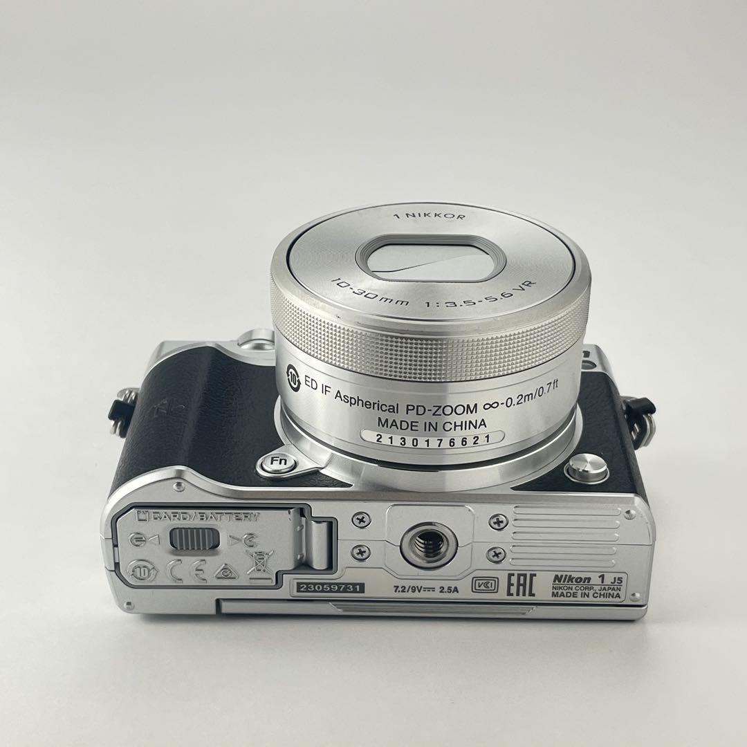 【極上美品・返品保証】Nikon1 J5 標準レンズキット