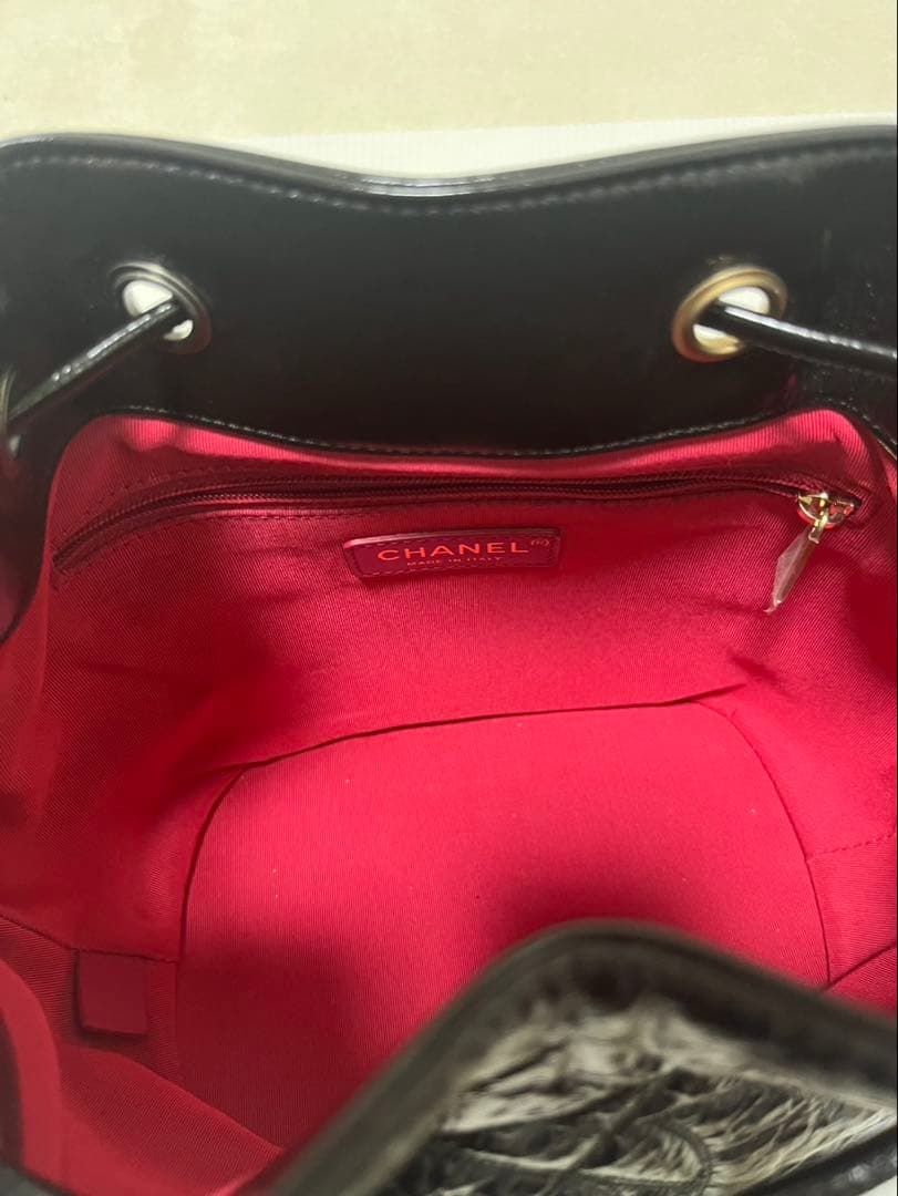 CHANEL シャネル　エナメル巾着型　チェーンショルダーバッグ　30番台