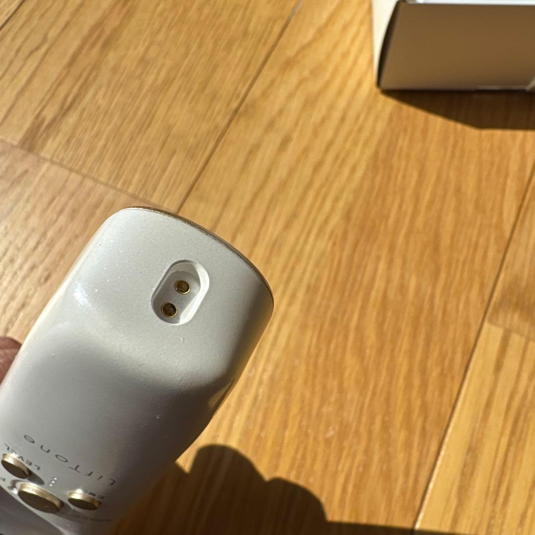 LifTone リフトーン 美顔器 【ホワイト】