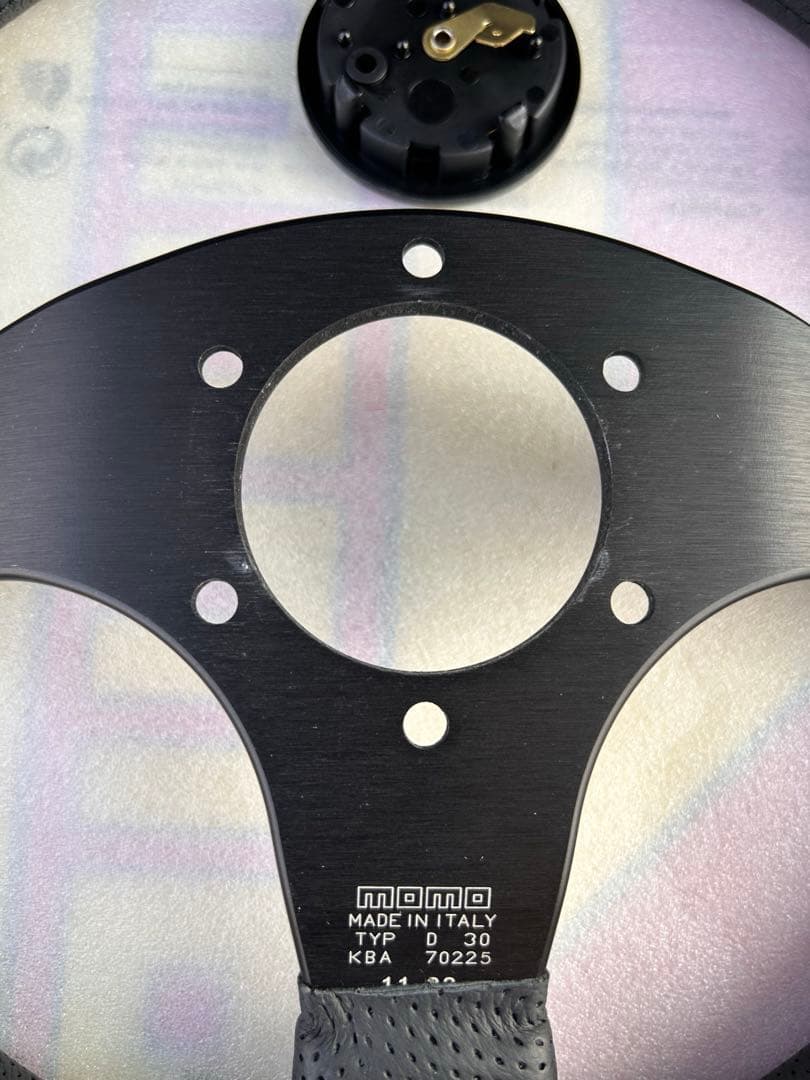 momo ステアリング TEAM 300