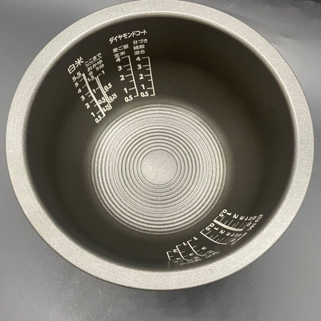 ◯東芝 真空圧力IH炊飯ジャー 5.5合炊き 2025年製 ホワイト