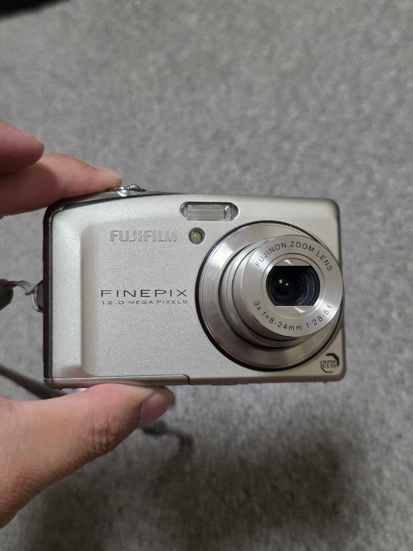 FUJIFILM 【FINEPIX F50fd】12.0メガピクセル コンデジ