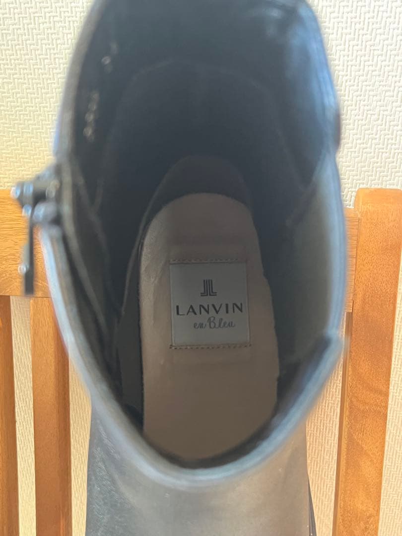 LANVIN en Bleu ブラック レザーサイドゴアブーツ
