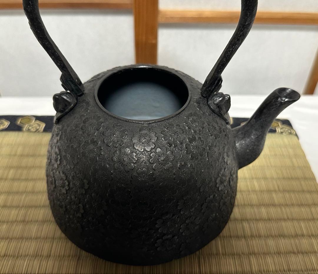 本番盛岡 薫山 南部鉄器 鉄瓶 南部型 桜小紋 1リットル 新品未使用品