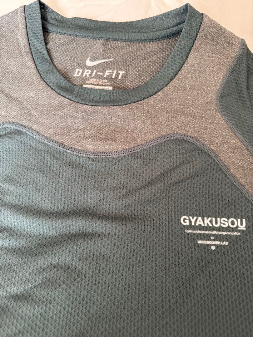 新品GYAKUSOU DRI-FIT ランニングTシャツ L グレー