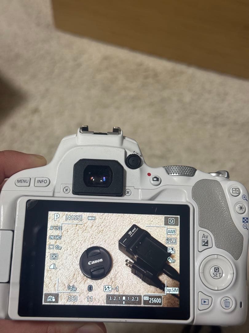 Canon EOS 200d ホワイト Canon Kiss X9の海外モデル