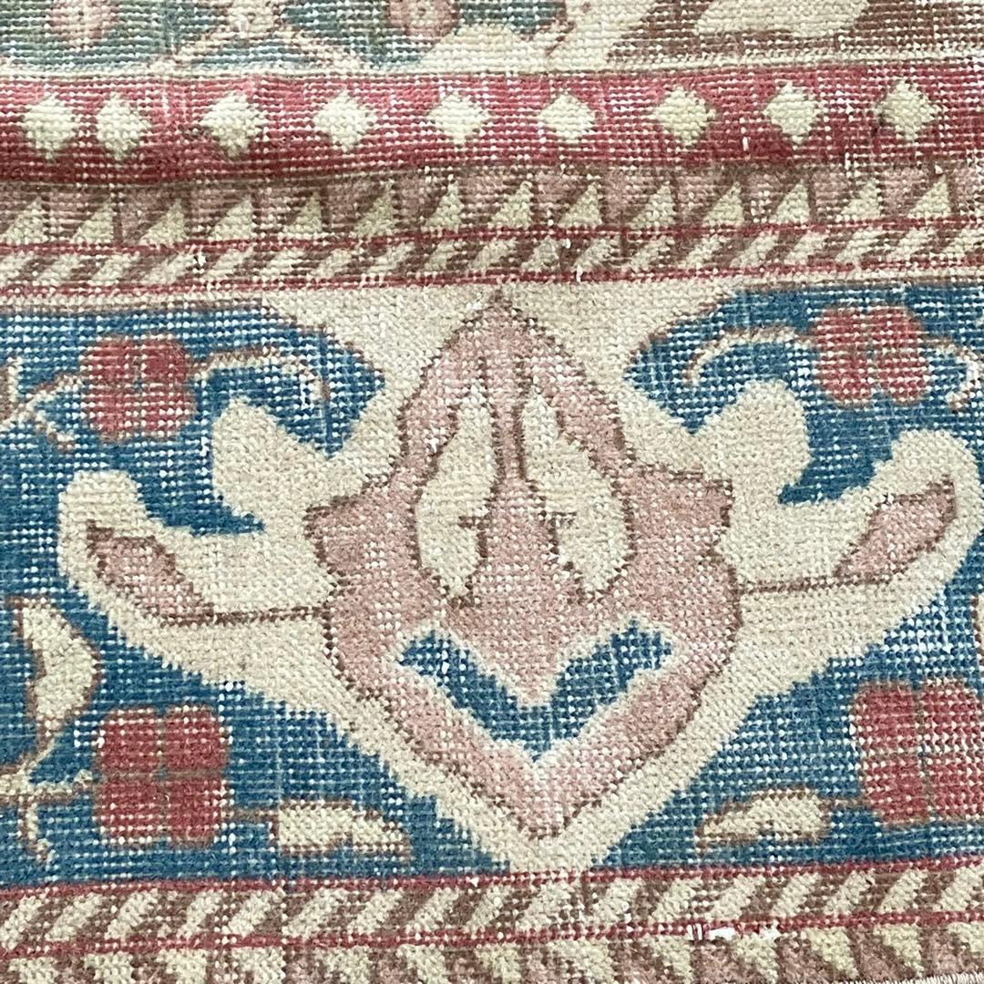 貴重129×180くすみピンク　ペパーミント　カフェラテ　トルコヴィンテージラグ