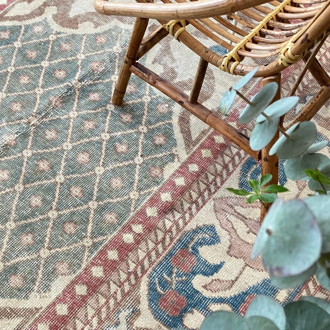 貴重129×180くすみピンク　ペパーミント　カフェラテ　トルコヴィンテージラグ