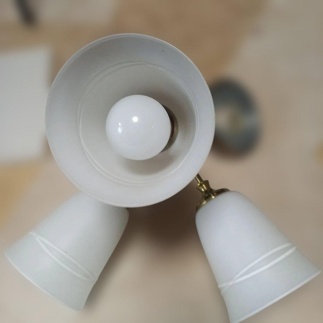 レトロレア物コイズミクラシックデザイン シャンデリア 3灯　LEDランプ付きです