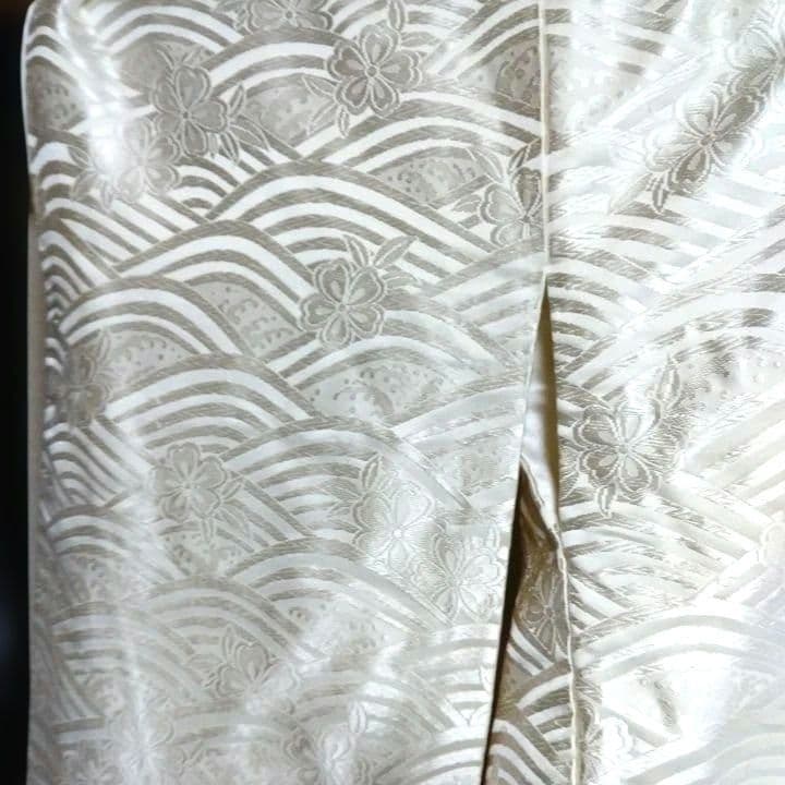 白無垢 波と草花が隙間なく描かれた 打掛BB