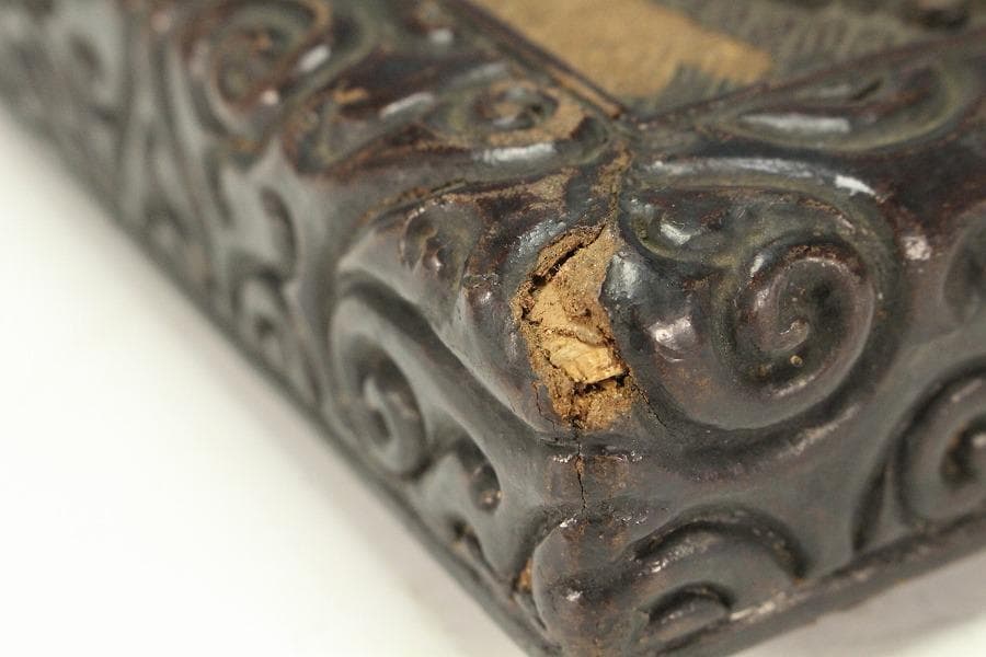 中国美術 彷 堆黒 具利縁 人物鳳鶴紋 蓋物(K-YC375)