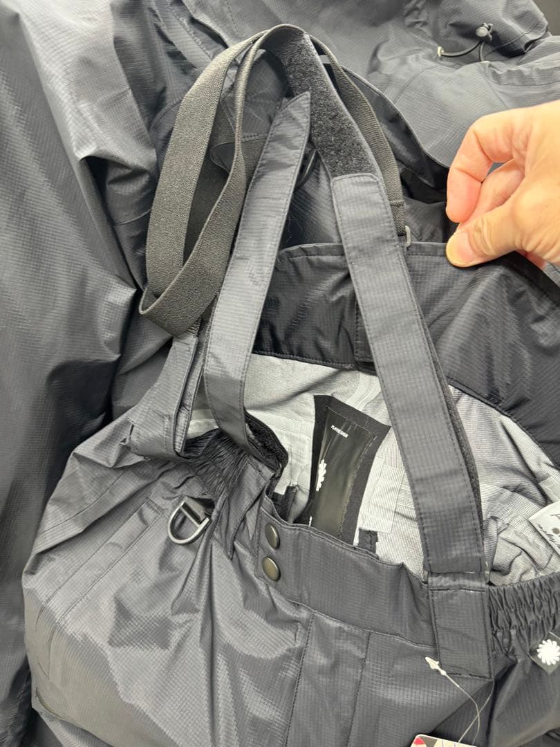 スノボーウェア　上下セット　新品未使用　pray design