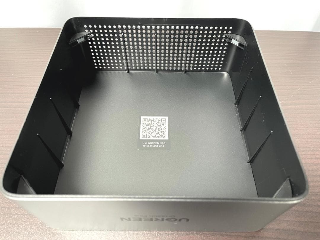 使用短め UGREEN NAS DH4300 Plus