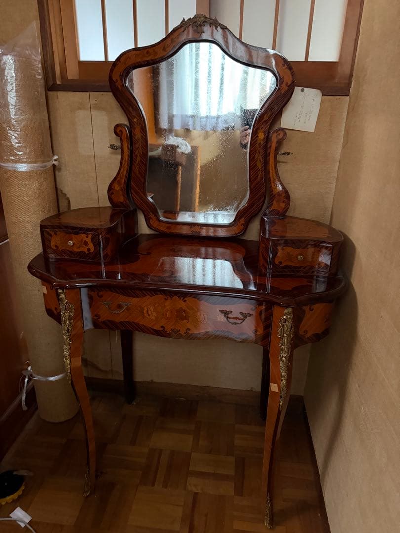 ビクトリアンスタイル ドレッシングテーブルドレッサー