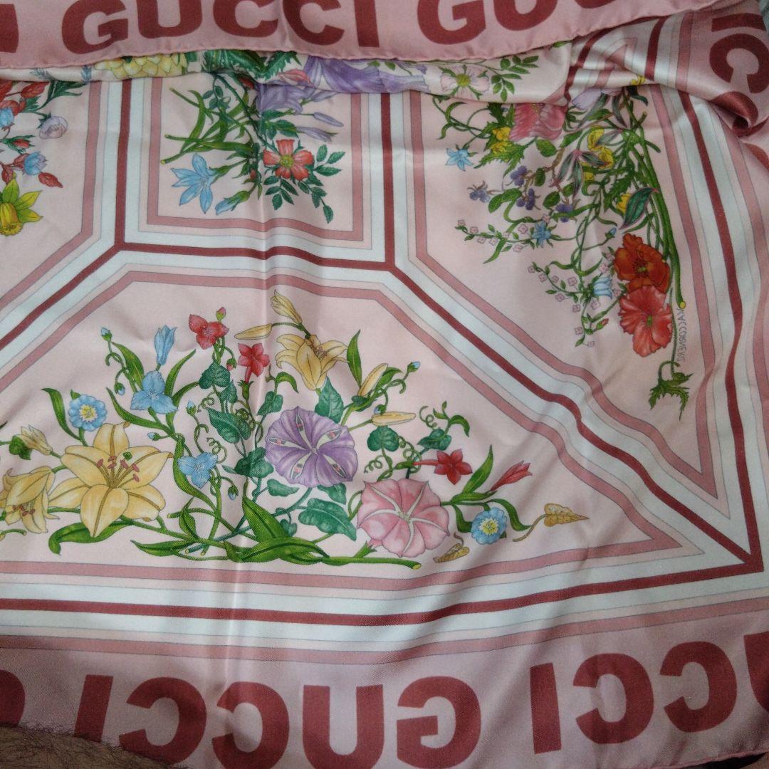 美品　GUCCI　シルク　スカーフ