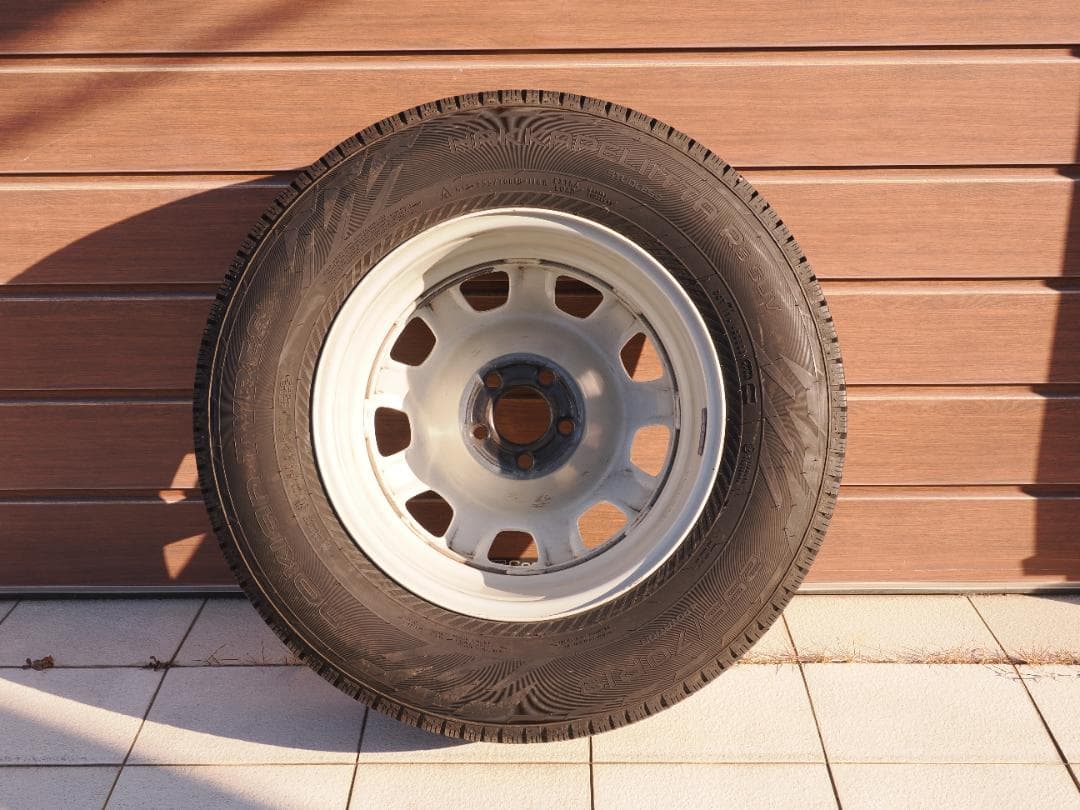 大幅値下げディフェンダー純正18インチスタッドレス4本ノキアン255/70R18