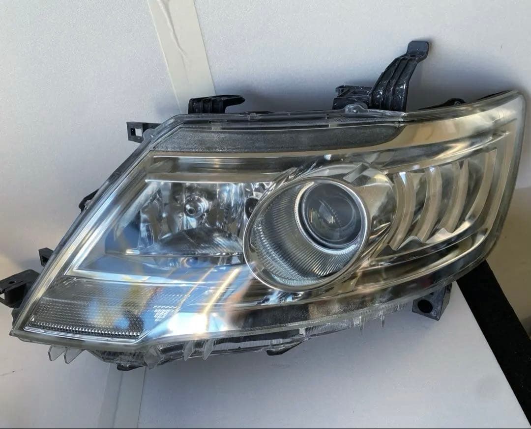 日産 セレナ C25 前期 中期 純正HID ヘッドライト 左右セット
