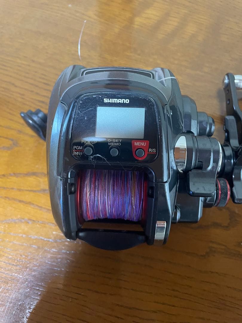 使用感も全く問題ないので、電動リールの初心者、予備には良いと思います。